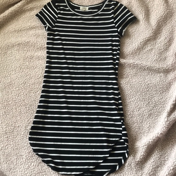 Dresses & Skirts - Simple dress